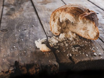 Šta da uradite sa STARIM i SUVIM hlebom? Umesto da BACATE, pogledajte kako da ga iskoristite na NAJUKUSNIJI način