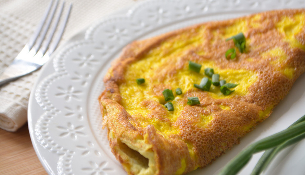 Recept za omlet sa prazilukom i BRI sirom: Ukusan doručak za celu porodicu