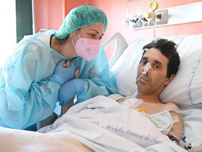 ITALIJAN priključen na APARATE venčao se u bolničkom krevetu: DVANAEST sati nakon ceremonije desilo se ČUDO