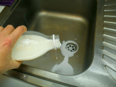 Nikako NE BACAJTE pokvareno mleko: Iskoristite ga na NAJBOLJI mogući način, a evo i kako!