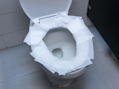 Stavljate papir na šolju kada idete u toalet na poslu ili kafiću? Lekari kažu da ste u opasnosti, ova infekcija vam ne gine