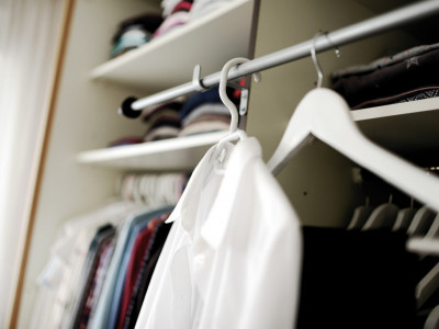 Da, mala CRNA HALJINA je obavezna: Ovo su 10 stvari koje SVAKA ŽENA mora da ima u garderoberu!