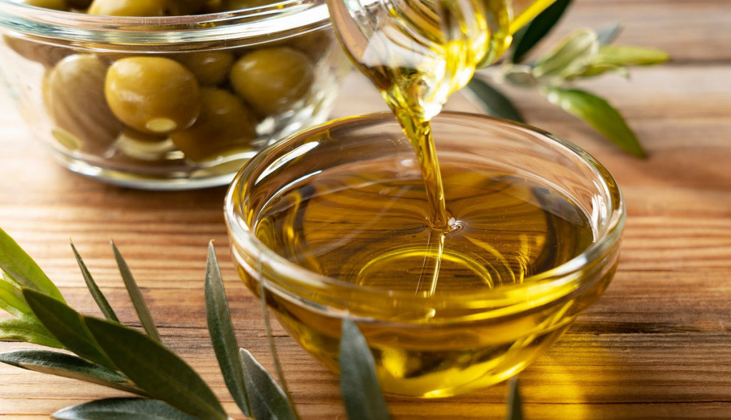 Maslinovo ulje sadrži visok nivo vitamina E, ali to nije jedina pogodnost zbog kojeg ga trebate konzumirati!