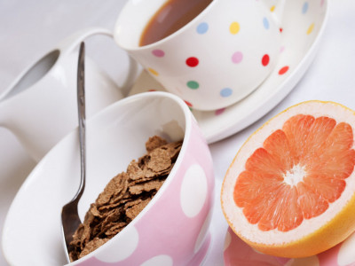 MAČ SA DVE OŠTRICE: Koje to voće SMETE da jedete za doručak?