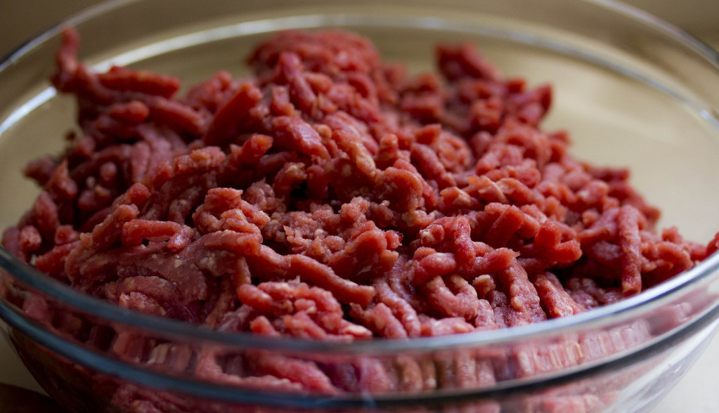 AKO je mleveno meso MASNO dodajte JEDAN SASTOJAK: On je spas i popravlja ukus, a ima ga svaka kuća