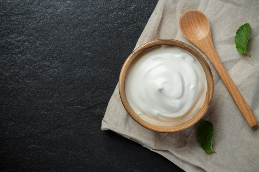 Čašu jogurta pomešajte sa ova TRI sastojka i uživajte u REZULTATIMA: Pomaže prilikom mršavljenja, čisti creva i sprečava nadimanje!