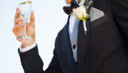 Preminuo muškarac (52) od pića koje svi KONZUMIRAMO na svadbama: Osetio je mučninu nakon prvog gutljaja, OTPUZAO do toaleta, ali nije bilo POMOĆI