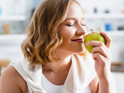Uz ovaj trik možete da utolite GLAD: Uzmite jabuku ali je NEMOJTE jesti, već uradite OVO