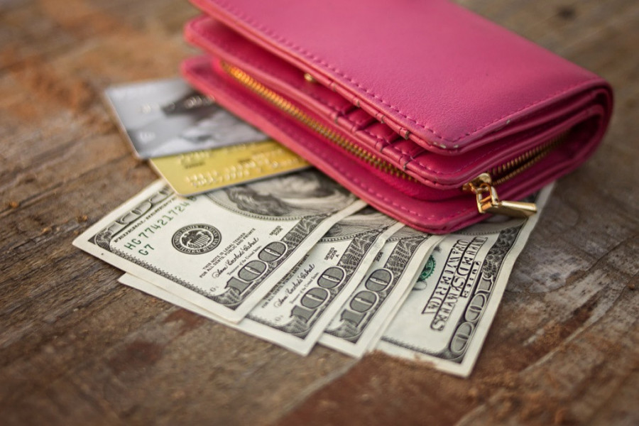 STARI NARODNI TRIK DONOSI BOGATSTVO: Ubacite OVU STVAR u novčanik i gledajte kako se novac "LEPI" za vas!