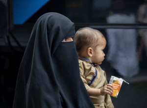 Samohrane majke u Avganistanu su OČAJNE i bez pomoći: "Naoružani muškarci su došli po moju ŠESTOGODIŠNJU ćerku"