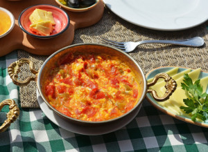 MENEMEM - tradiconalni TURSKI doručak: Orijentalni ukus za savršen početak dana