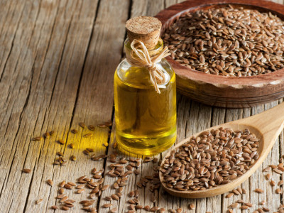 Ne samo u ISHRANI, koristi se i u KOZMETICI: Koje su prednost lanenog ulja?