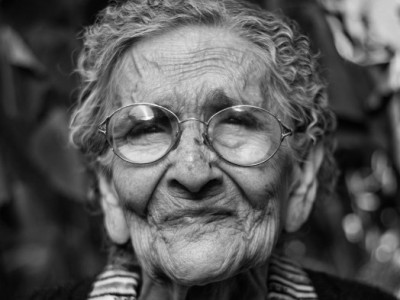 Baka od 107 godina ima PORUKU za sve žene: Njeni saveti će vam biti KORISNI da POTPUNO BESPLATNIM metodama produžite svoj ŽIVOTNI VEK