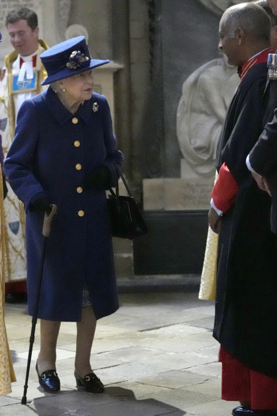 Prvi put pokazala svoju SLABOST: Kraljica Elizabeta u izdanju kakav SVET još nije video