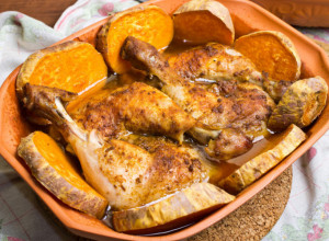 ZAPEČENA piletina i krompir iz rerne: TOPI SE U USTIMA,  najsočniji i NAJUKUSNIJI ručak na svetu