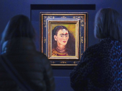Rekordnih 34.9 MILIONA dolara za autoportret Fride Kalo: Vlasnik čuvene slike zaradio ogromnu svotu novca!