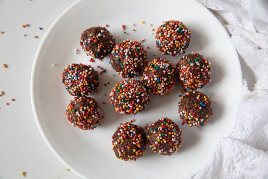 Recept za čokoladne kuglice: Savršeni DESERT koji se priprema sa ČETIRI sastojaka za svega 10 minuta