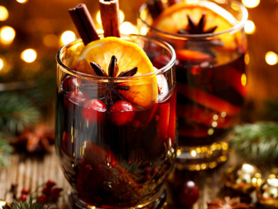 Po receptu Džejmija Olivera: Ovo KUVANO VINO ćete obožavati, a pije se tradicionalno na Božić!