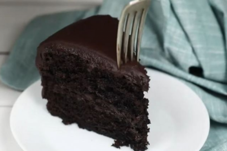 Čokoladna NOĆNA fantazija: Crni kolač koji se TOPI u ustima, recept sa KRALJEVSKOG dvora