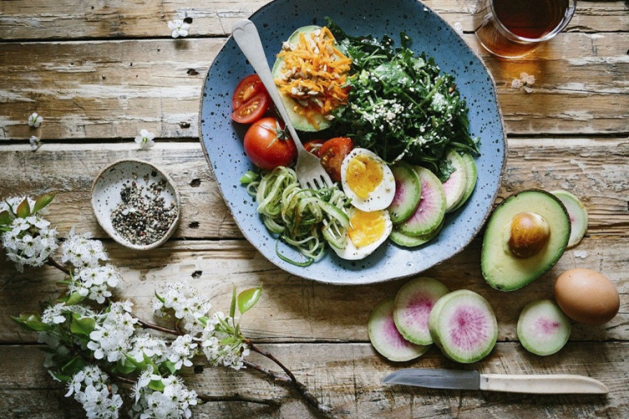 Obrok salata puna VITAMINA i PROTEINA: Daje energiju kada ste na dijeti, a ZGODNA je da se ponese na POSAO