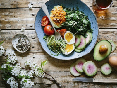 Obrok salata puna VITAMINA i PROTEINA: Daje energiju kada ste na dijeti, a ZGODNA je da se ponese na POSAO