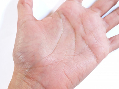 Postoji još JEDNO značenje: Znate li šta STVARNO znači kada vas SVRBI levi ili desni dlan?