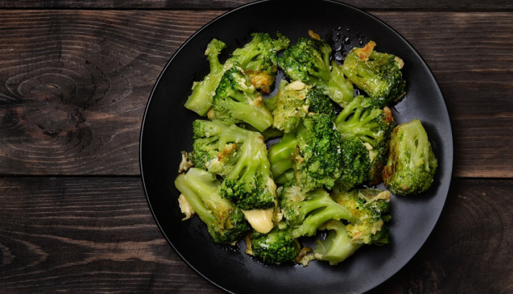 Recept za brokoli kakav do sada NISTE probali: Ne kuva se i nije gljecav, već HRSKAV i SOČAN, a deca će ga obožavati