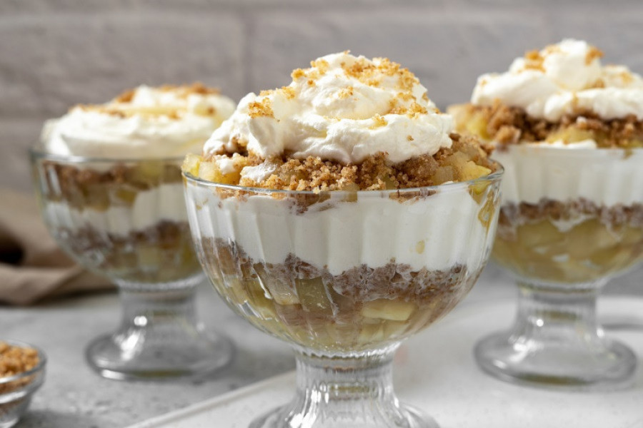 Desert u čaši od JABUKE i sladoleda: Sprema se za samo 15 minuta i svi će ga obožavati!