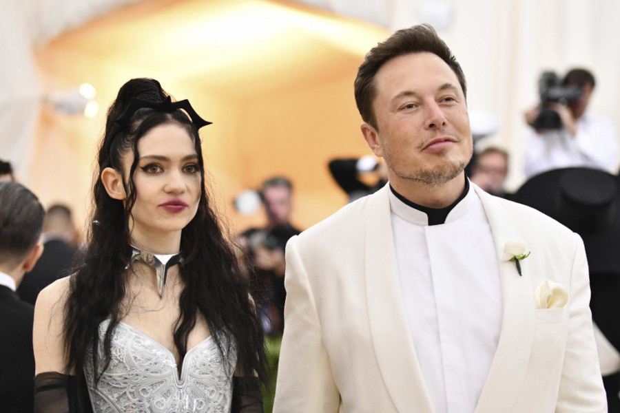 Elon Mask dobio OSMO DETE sa 17 godina mlađom pevačicom: Surogat majka im rodila ćerku, a kad čujete ime devojčice, NEĆE VAM BITI DOBRO!