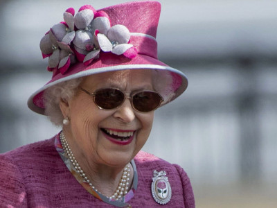 VELIKO SLAVLJE U VELIKOJ BRITANIJI Kraljica Elizabeta slavi 96. rođendan, a za JUBILEJ je dobila POSEBAN poklon kome se nije NADALA
