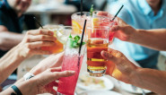 Omiljeno piće Srba POVEĆAVA rizik od TROMBOZE: Jedna grupa ljudi NIKAKO ne sme da ga pije