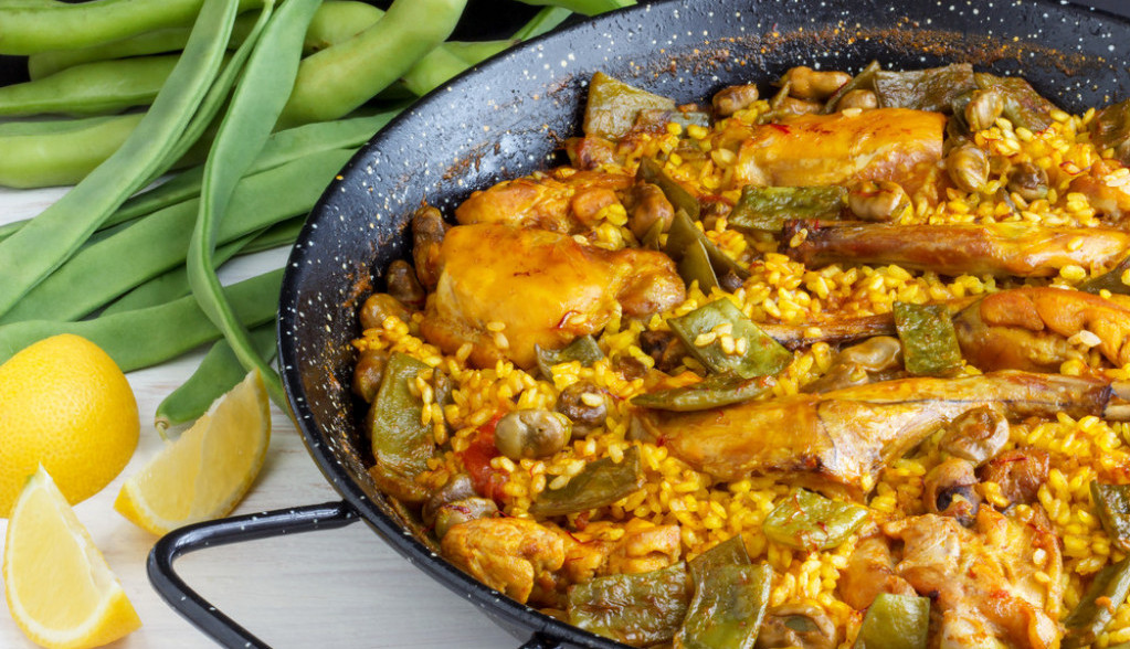 Ovaj recept je HIT na INTERNETU: Pronašli smo NAJBOLJI za ŠPANSKU PAELJU sa piletinom, oduševiće se i najveći GURMANI!