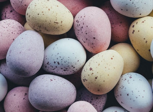 Prirodna BOJA za jaja od LJUBIČASTOG kupusa: Ovakvu nijansu ne možete dobiti ako farbate VEŠTAČKIM bojama