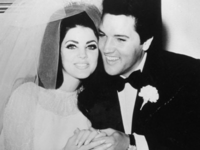 Sama TORTA je koštala kao jedan NOVIJI AUTO: Ceo svet je pričao o venčanju KRALJA ROKENROLA, preminuo je MLAD, a evo kako danas izgleda bivša žena Elvisa Prislija! (FOTO)