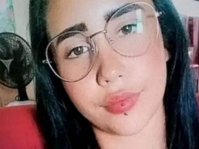 Devojka (20) UMRLA zbog minđuše od 1.000 DINARA! Infekcija joj RAZORILA MOZAK, očajna majka ispričala SVE detalje
