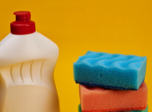 Domaćice LUDE za ovim novim TRIKOM: Zaledite tečnost za pranje sudova, a efekat će vas ODUŠEVITI