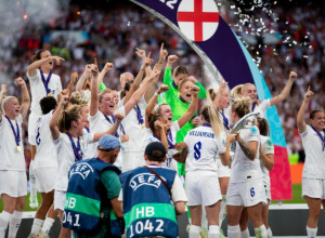 Fudbalerke Engleske su nove Evropske prvakinje: Igračica LAVICA je postala HIT na društvenim mrežama zbog jednog sočnog DETALJA