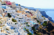 Ovo ostrvo u Grčkoj „dere“ turiste: Ležaljke idu i do 700 EVRA, nema noćenja ispod 100 evra, ali postoji i OPASNOST za bogataše