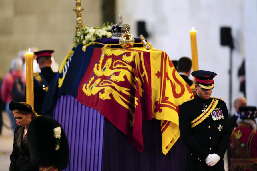 Šok u Britaniji: Kralj Čarls III čvrsto odlučio, princu Hariju zabranjeno prisustvo na SAHRANI Elizabete II, a evo i zašto!