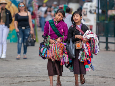 U Meksiku možete KUPITI ženu za kesu hrane: Na pijaci je birate kao PAPRIKU, a ova grupa devojaka je NAJSKUPLJA