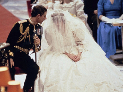 Potez princeze DAJANE promenio je ZAUVEK kraljevska venčanja: Nije želela da izgovori JEDNU REČ, a isto su uradile Kejt i Megan