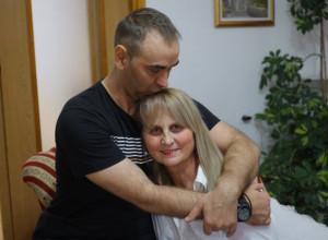 Naj mame Srbije: Velka je sinu Igoru donirala svoj BUBREG i "ponovo ga rodila", kada su ga doktori otpisali, ova LAVICA nije odustala