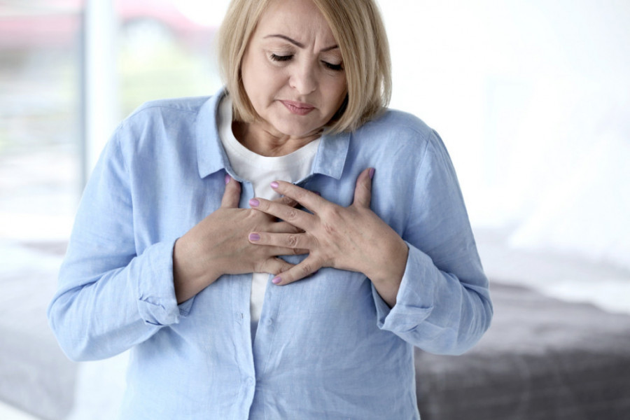 Kardiolog upozorio: Ako primetite OVAJ simptom dok ležite na leđima, srce vam ne radi kako treba!
