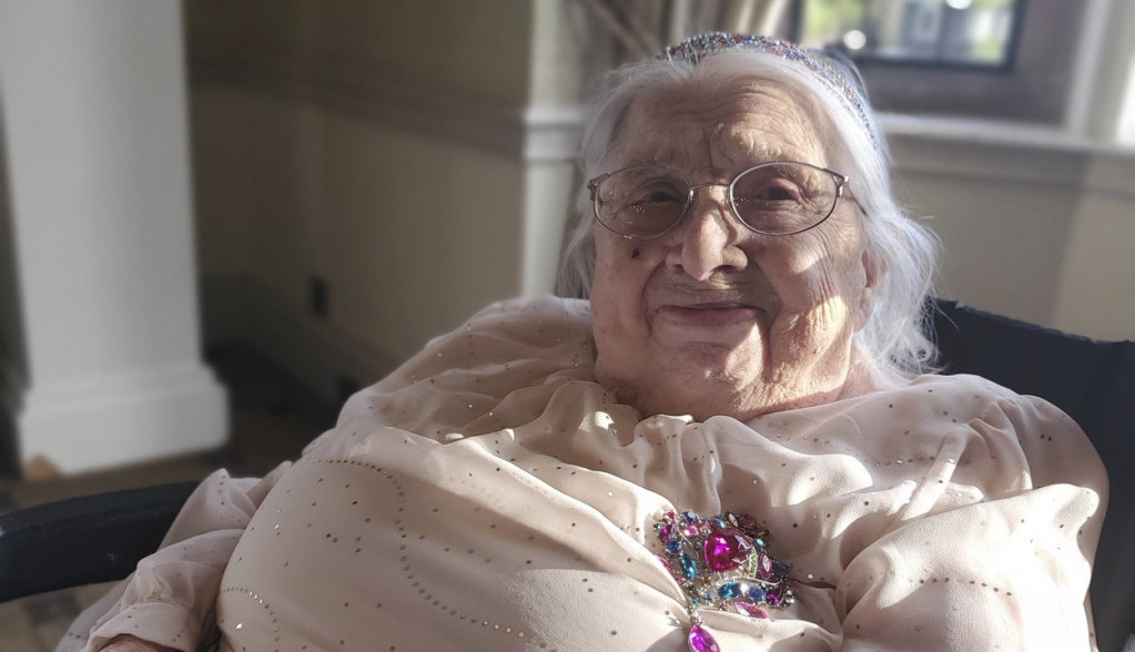 Baka Oliva napunila 100 godina: Nije pazila šta jede, ali JEDNU stvar nikada nije radila sa MUŠKARCIMA i kaže da je to tajna dugovečnosti