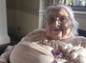 Baka Oliva napunila 100 godina: Nije pazila šta jede, ali jednu stvar nikada nije radila sa muškarcima i kaže da je to tajna dugovečnosti