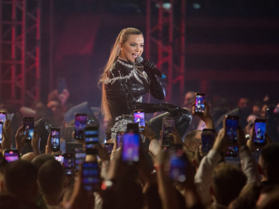 Izgledala je bolje od Džej Lo: Milica Pavlović "grmela" na koncertu u Nišu, na stajlingu mogu da joj pozavide sve svetske zvezde