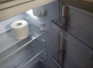 Neverovatan TRIK: Stavite TOALET PAPIR u frižider, efekat će vas oduševiti