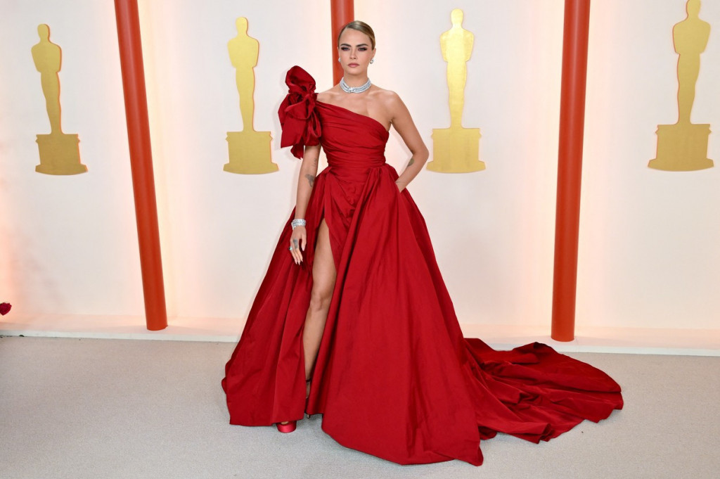 Najlepše haljine Oskara 2023: Bela je bila boja ovogodišnje dodele, ali nas je Kara Delavinj u vatrenocrvenoj raspametila